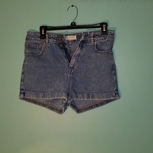 Cuffed mom shorts